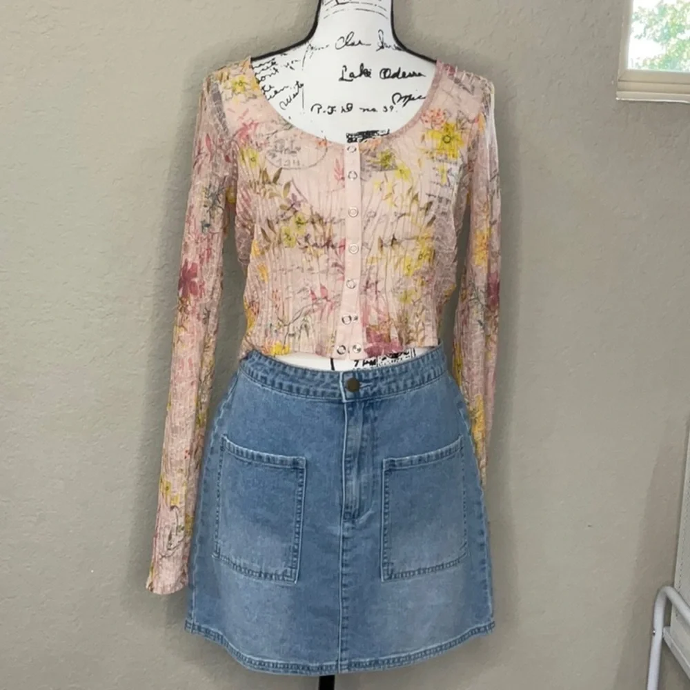 478 - We The Free Multicolor Floral Top with Denim Skirt - Picture 3 of 7